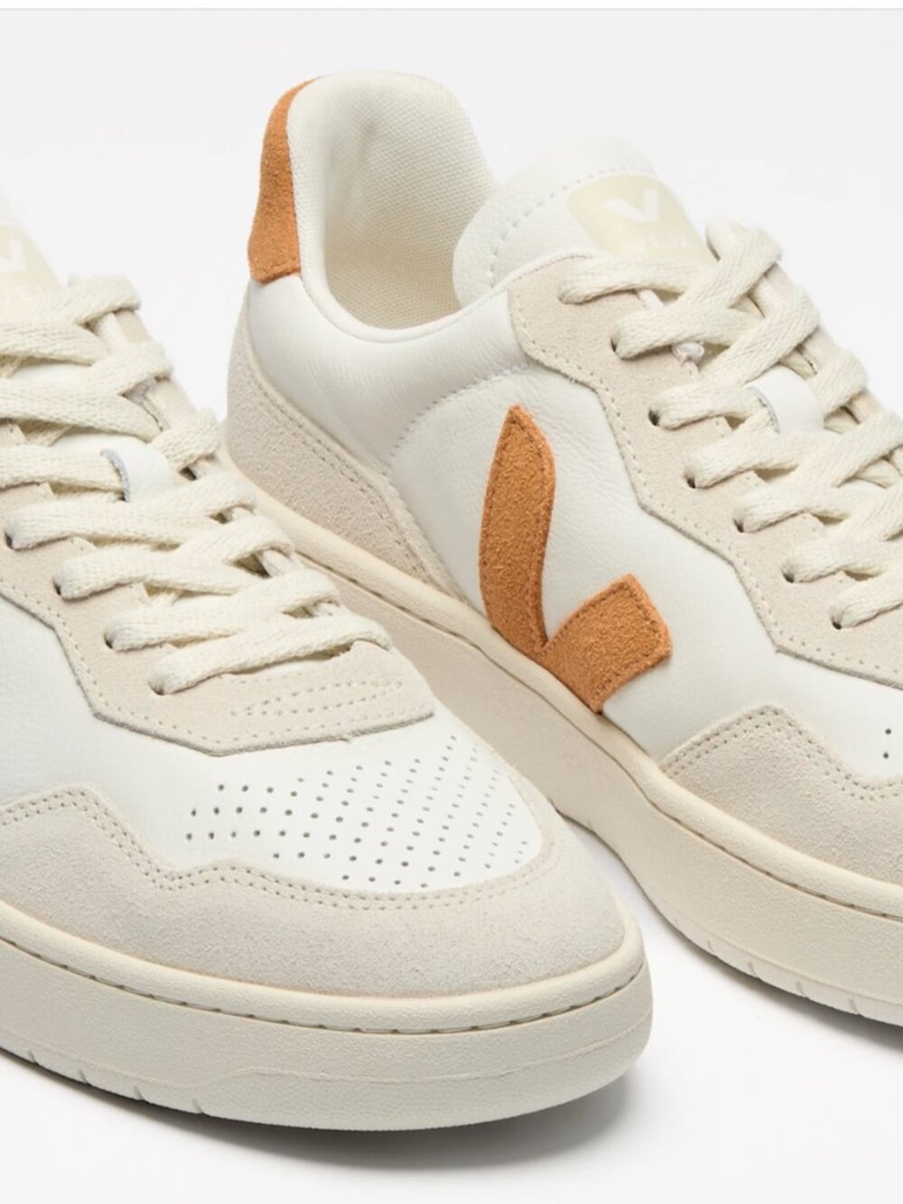 BRAND NEW!!! - V-90 LEATHER WHITE UMBER - 9.5 M US (EU 42.5)